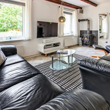 Holiday home Lyyli - 1km From The Sea By Interhome *
